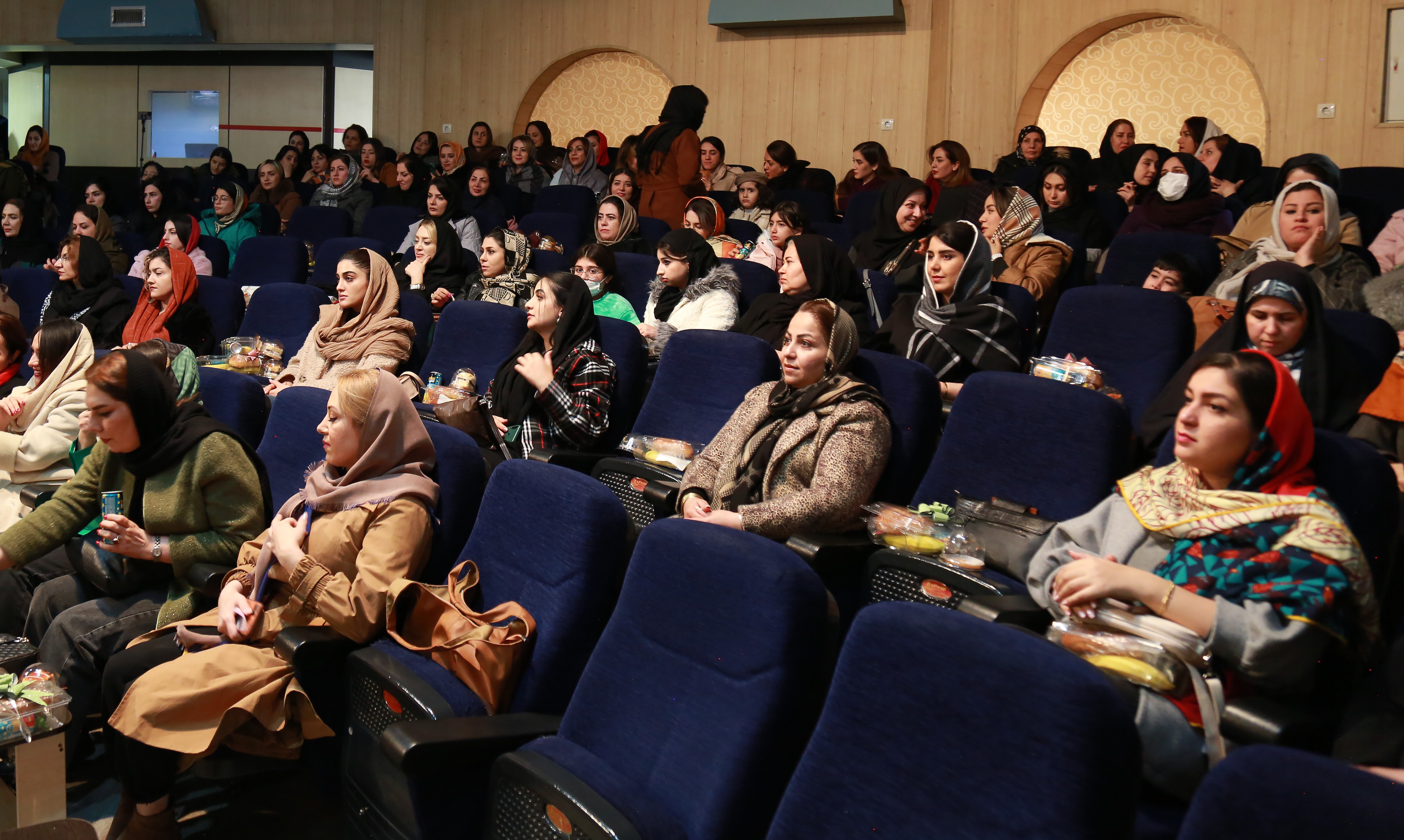 مراسم تکریم از بانوان مهندس سازمان نظام مهندسی ساختمان استان آذربایجام غربی